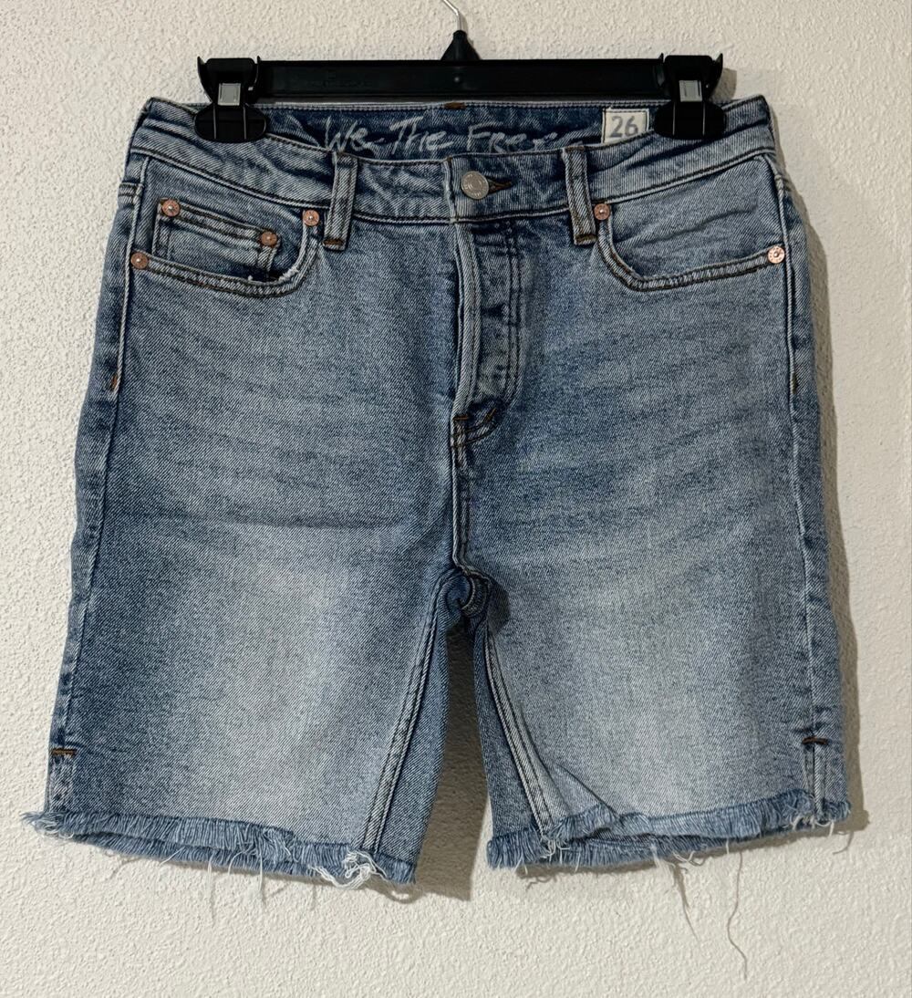 We The Free People Light Wash Distressed Denim Bermuda Shorts Button Fly Size 26